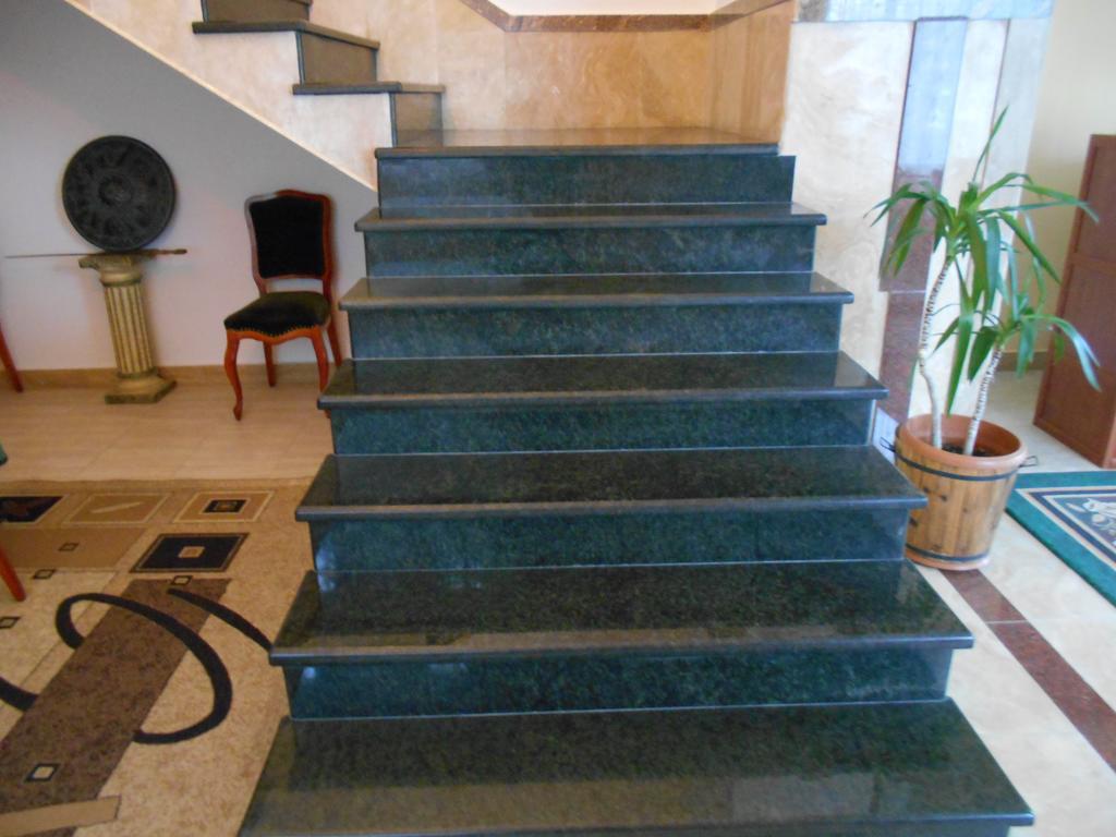 Сolibri Hotel Yerevan Bagian luar foto