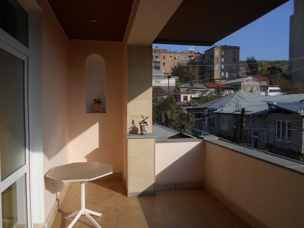 Сolibri Hotel Yerevan Bagian luar foto