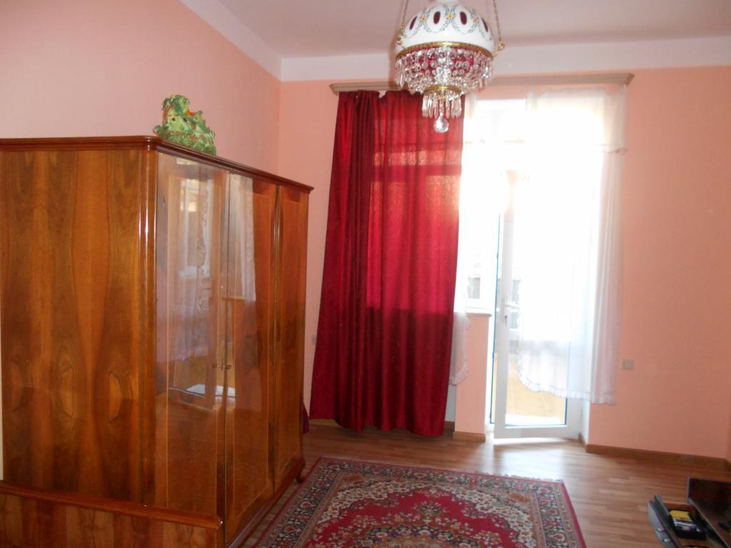 Сolibri Hotel Yerevan Bagian luar foto