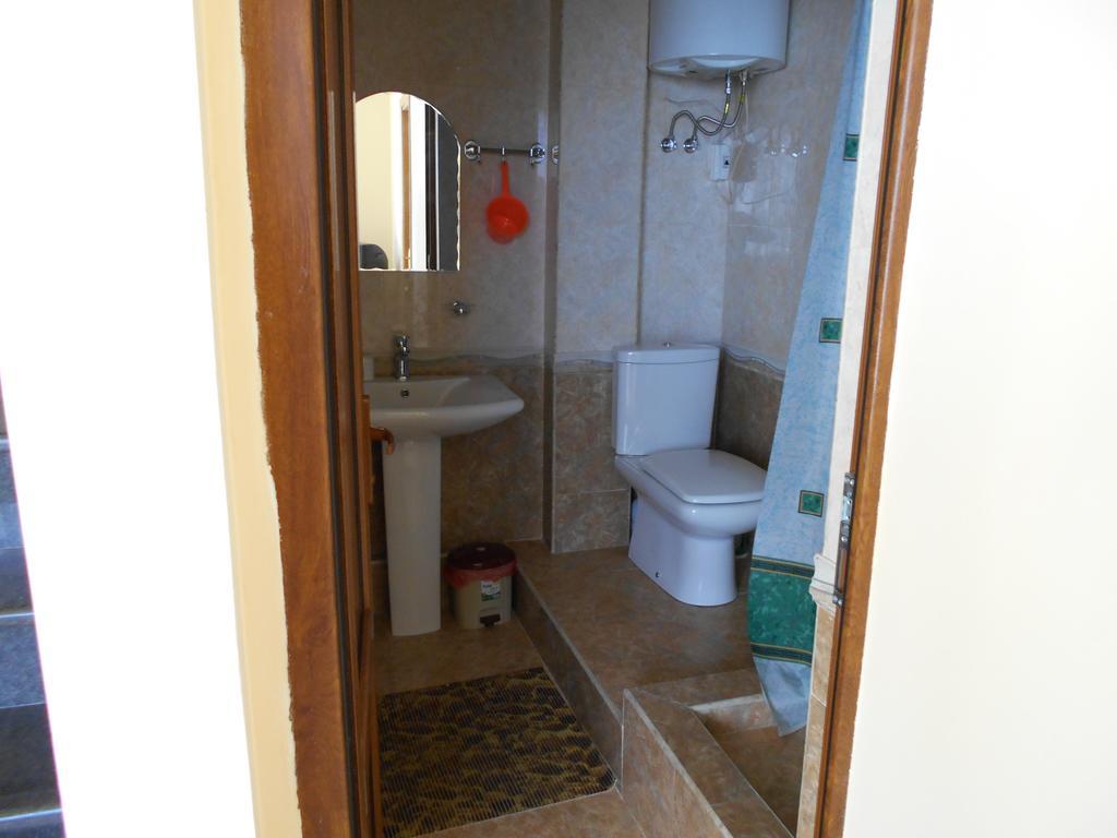 Сolibri Hotel Yerevan Bagian luar foto