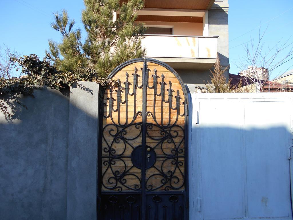 Сolibri Hotel Yerevan Bagian luar foto