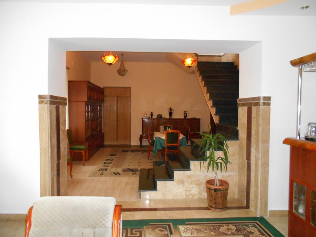 Сolibri Hotel Yerevan Bagian luar foto