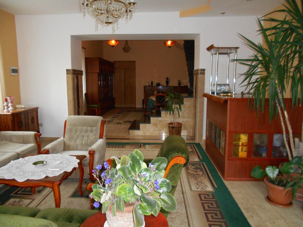 Сolibri Hotel Yerevan Bagian luar foto