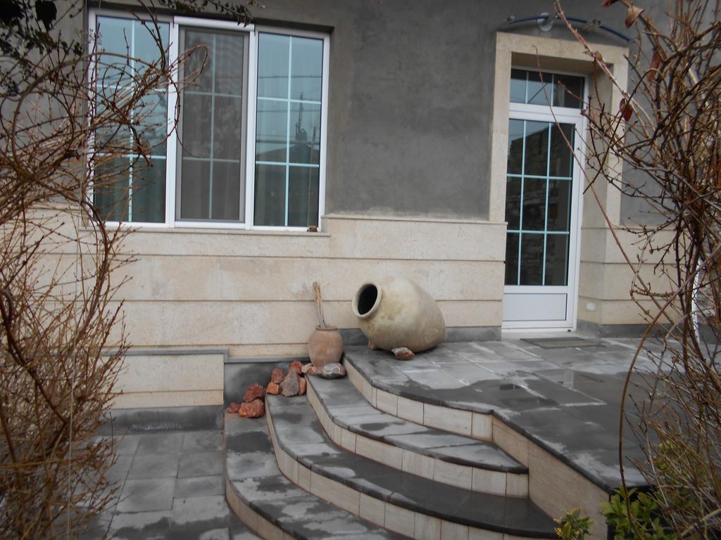 Сolibri Hotel Yerevan Bagian luar foto