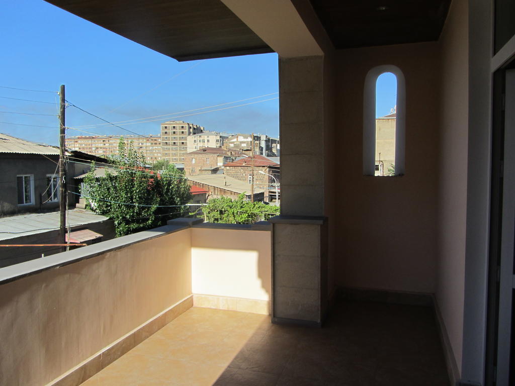 Сolibri Hotel Yerevan Bagian luar foto