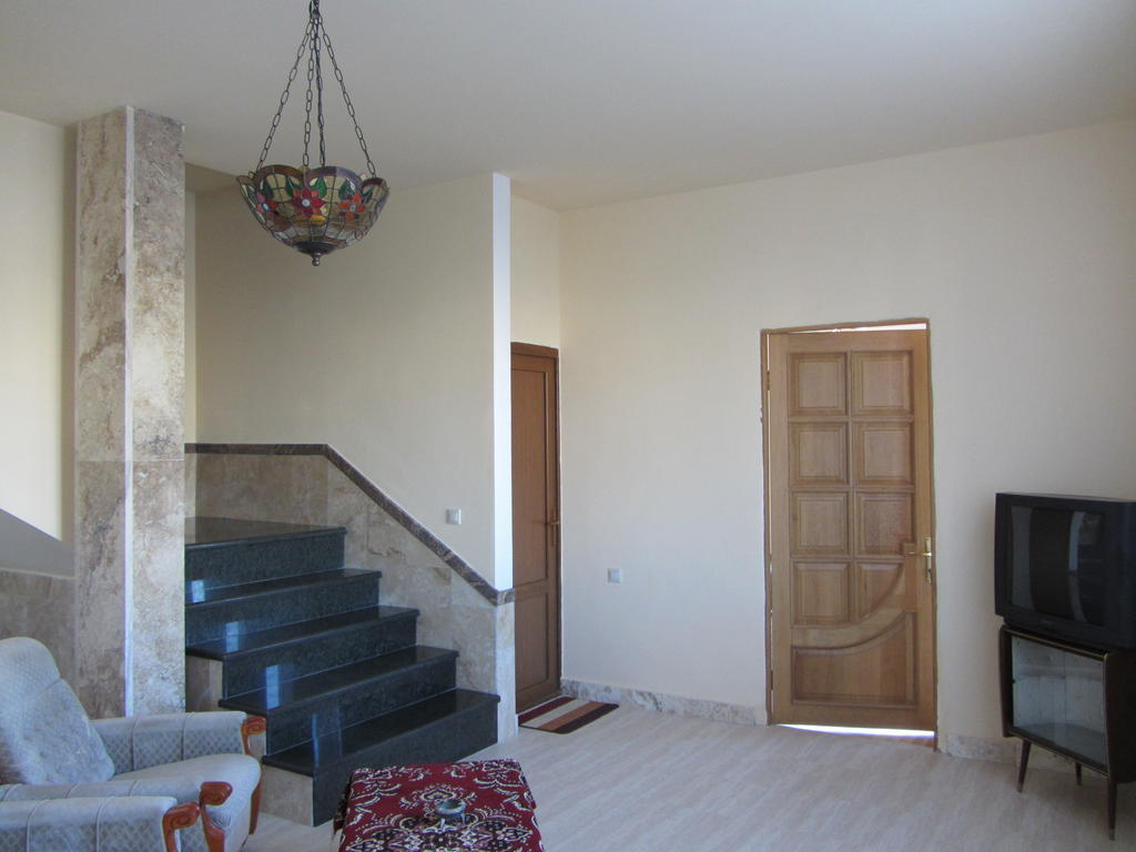 Сolibri Hotel Yerevan Ruang foto