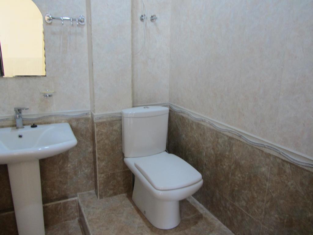 Сolibri Hotel Yerevan Bagian luar foto