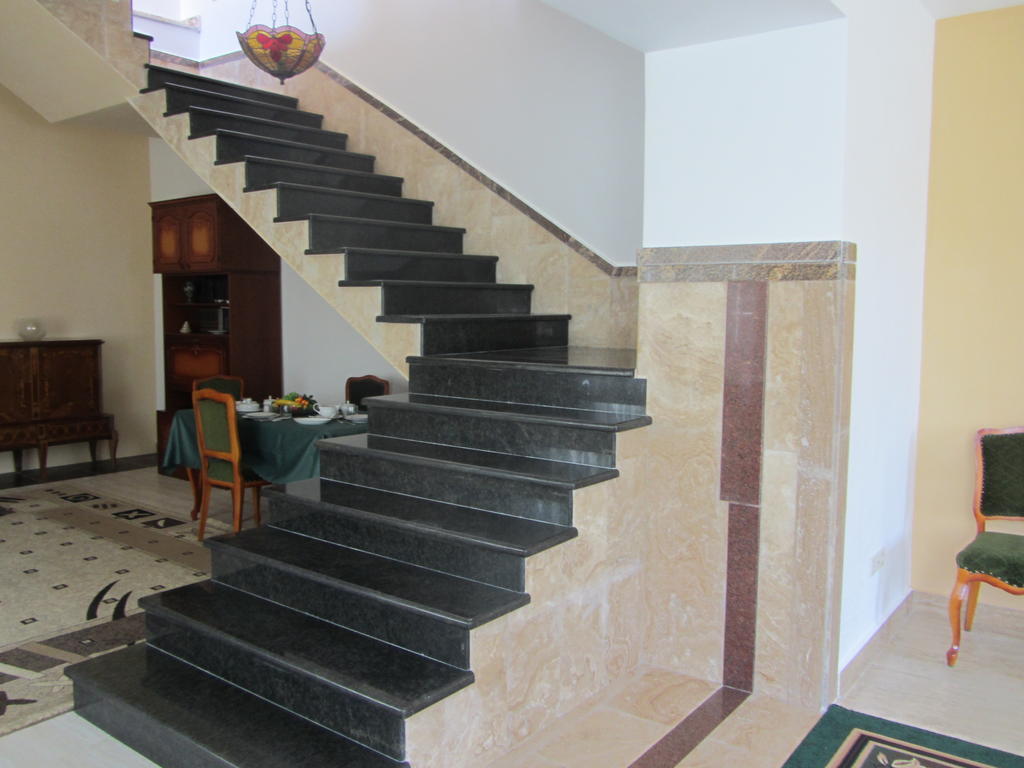 Сolibri Hotel Yerevan Bagian luar foto