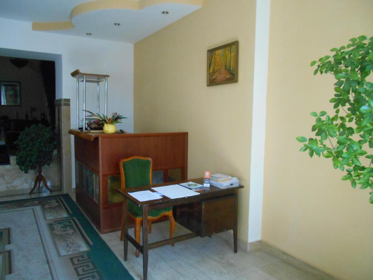 Сolibri Hotel Yerevan Bagian luar foto